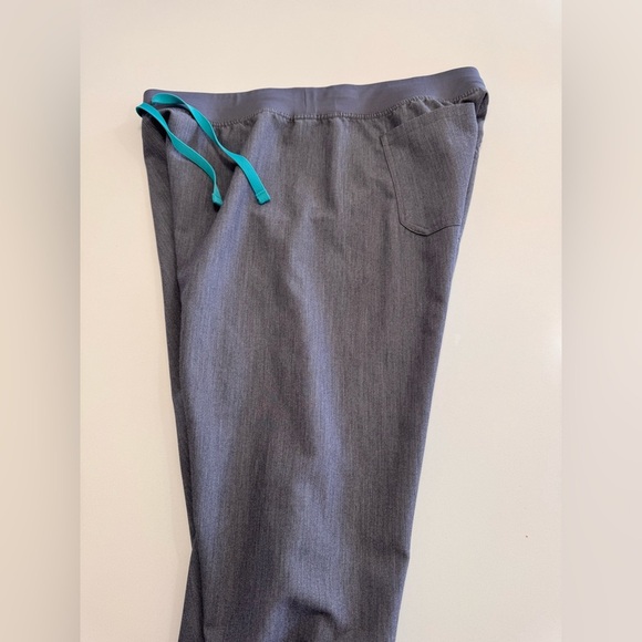FIGS High Waisted Livingston Basic Scrub Pants Gray T21003P Women’s Size L/P - Picture 7 of 11